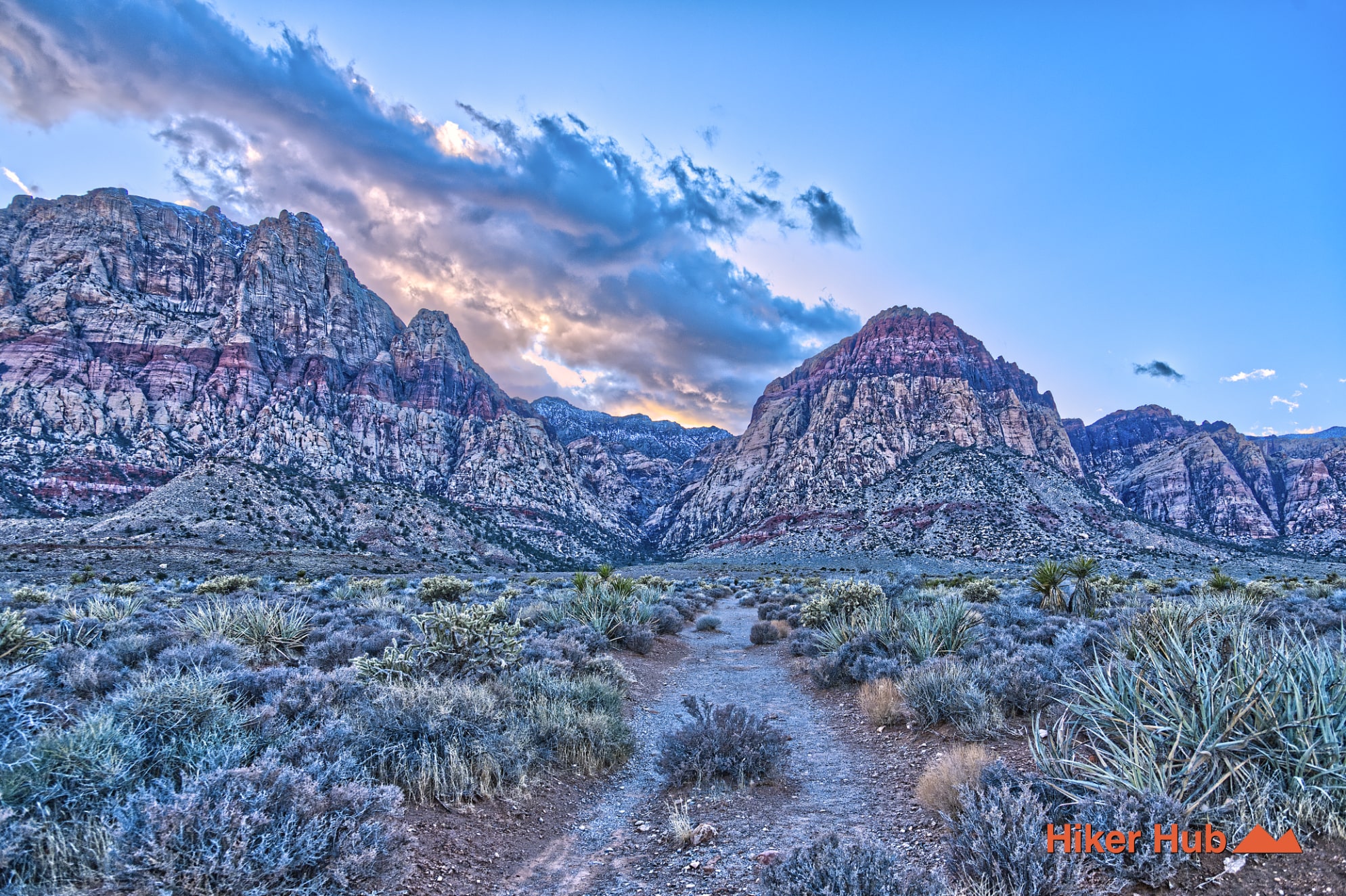Middle Oak Creek Knoll Route desert canyon scenery