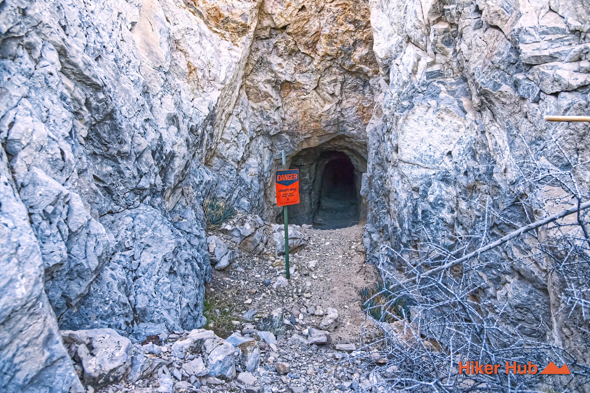 Miner’s Cabin Trail desert canyon scenery